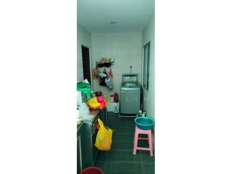 Rumah Teres 2-Tingkat untuk Disewa di Taman Bukit Serdang (Seri Kembangan) - Coyi Lim - Kitchen - PropertyGuru.com.my