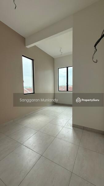 Untuk Dijual - Rumah Berkembar 2 Tingkat Corner untuk Dijual di Kulim