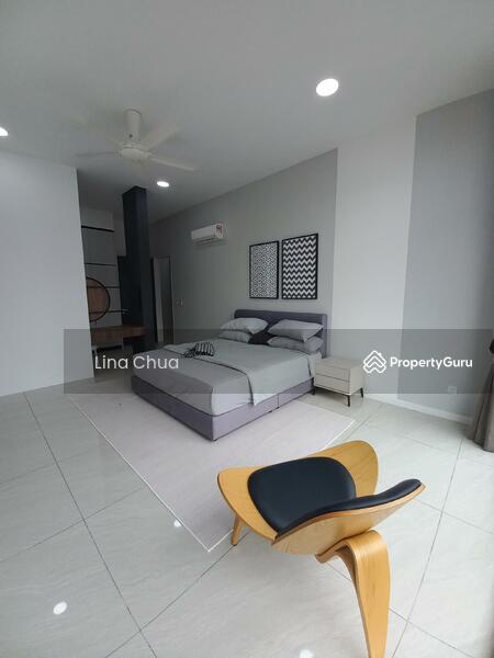 Untuk Disewa - 18 Madge