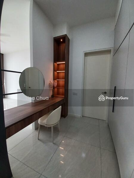 Untuk Disewa - 18 Madge