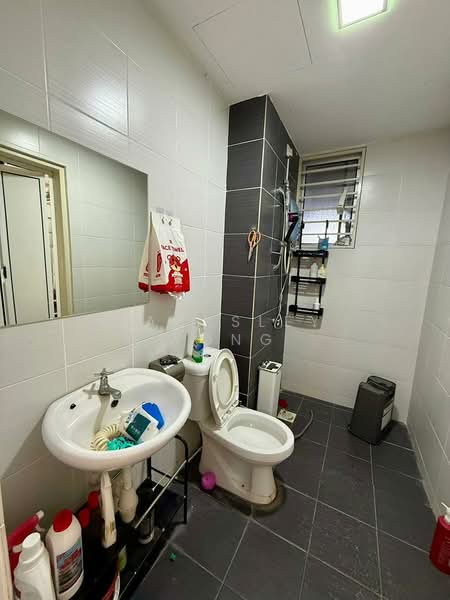Service Residence for Sale at Maxim Residences - Jacksley Wong - Bathroom - PropertyGuru.com.my