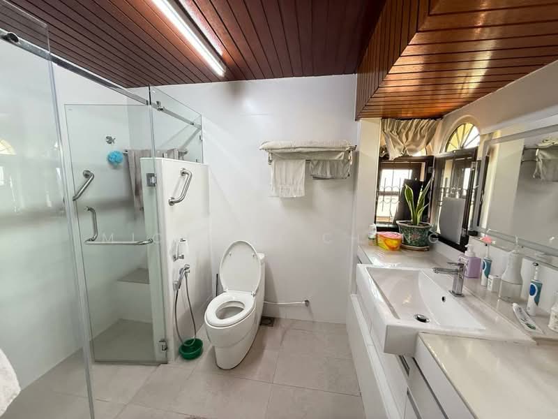 Bungalow for Sale in Taman Chateau (Ipoh) - Michelle Cheng - Bathroom - PropertyGuru.com.my