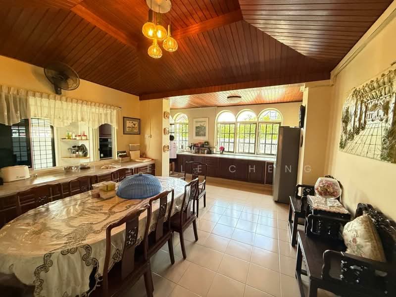 Bungalow for Sale in Taman Chateau (Ipoh) - Michelle Cheng - Kitchen - PropertyGuru.com.my