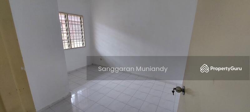 For Rent - Rumah Teres 2 Tingkat untuk Disewa di Lunas