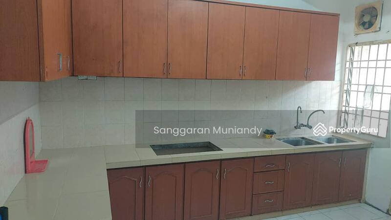 For Rent - Rumah Teres 2 Tingkat untuk Disewa di Lunas