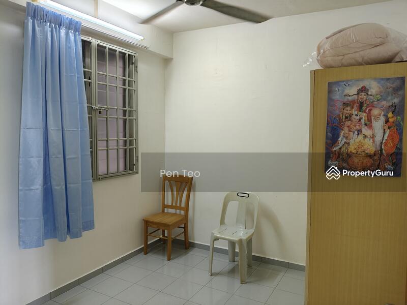 2nd Bedroom 