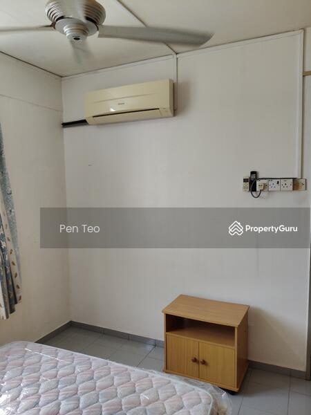 1st Bedroom With Air Conditioner 