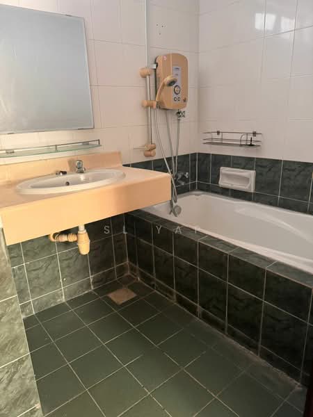 Condominium for Sale at Amadesa Resort Condominium - SL Yap - PropertyGuru.com.my