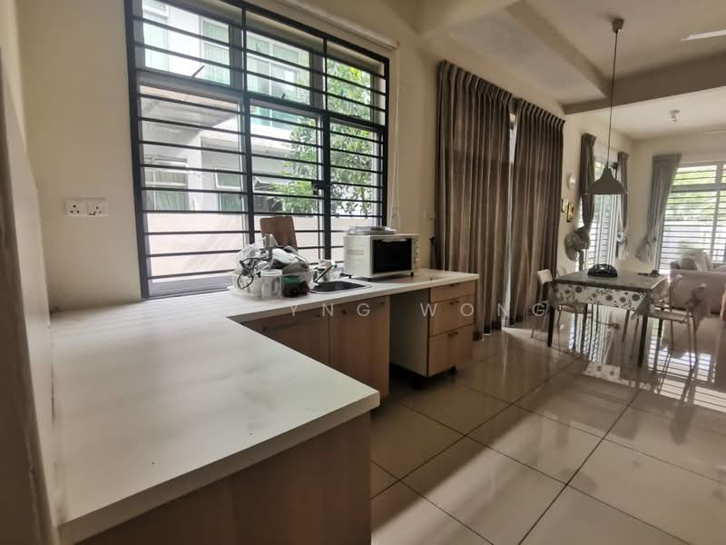 Cluster House for Sale in Taman Gaya (Ulu Tiram) - Ester Wong - Kitchen - PropertyGuru.com.my
