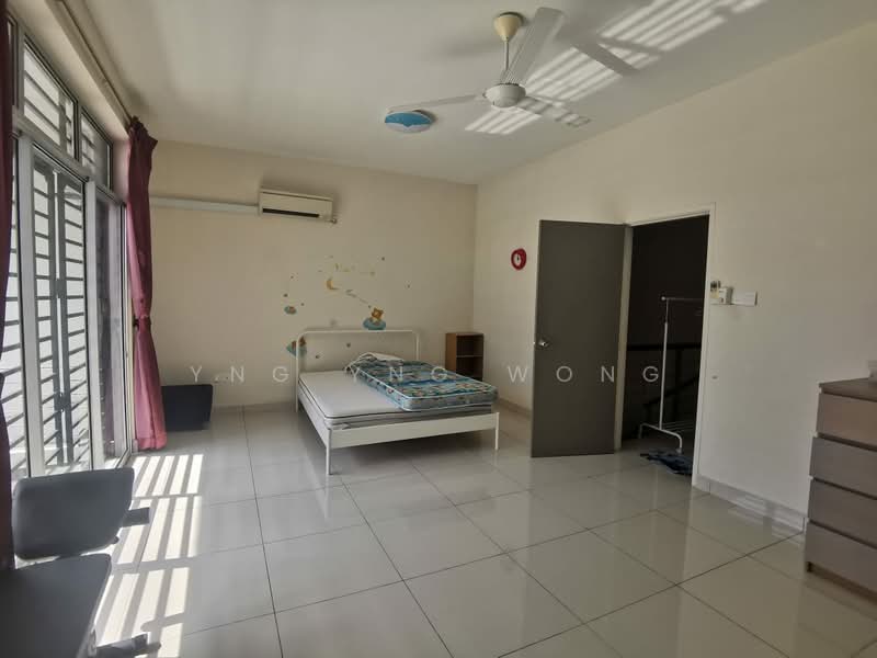 Cluster House for Sale in Taman Gaya (Ulu Tiram) - Ester Wong - Bedroom - PropertyGuru.com.my