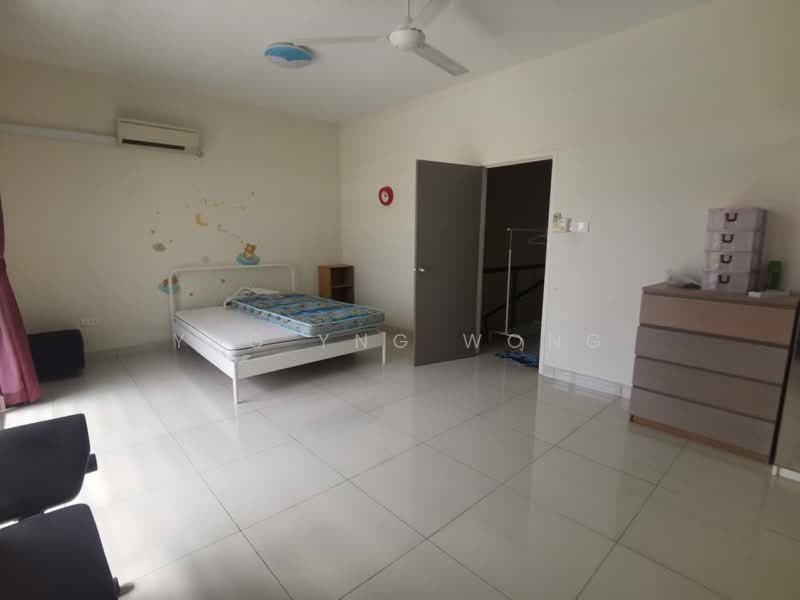 Cluster House for Sale in Taman Gaya (Ulu Tiram) - Ester Wong - Bedroom - PropertyGuru.com.my
