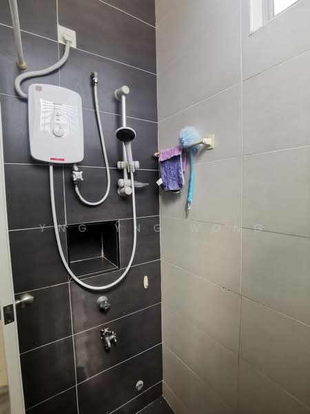 Cluster House for Sale in Taman Gaya (Ulu Tiram) - Ester Wong - Bathroom - PropertyGuru.com.my