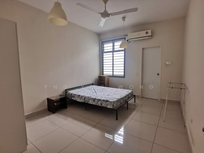 Cluster House for Sale in Taman Gaya (Ulu Tiram) - Ester Wong - Bedroom - PropertyGuru.com.my