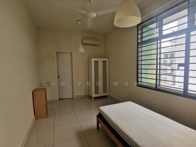 Cluster House for Sale in Taman Gaya (Ulu Tiram) - Ester Wong - Bedroom - PropertyGuru.com.my