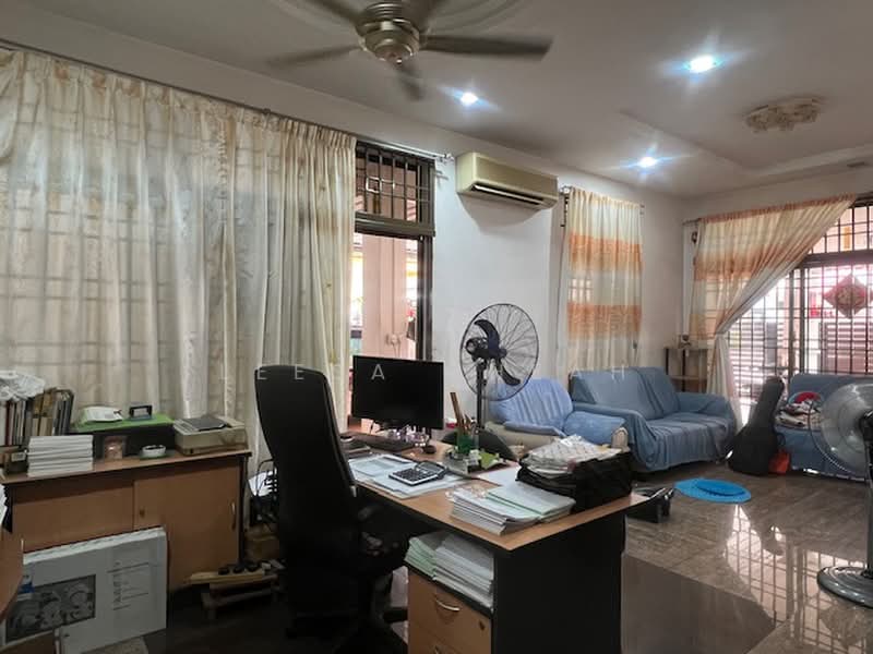 2-storey Terraced House for Sale in Taman Mawar (Butterworth) - Leesa Cheah - Living Room - PropertyGuru.com.my