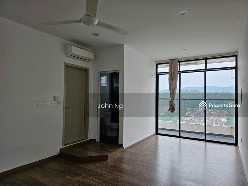 2nd floor bedroom