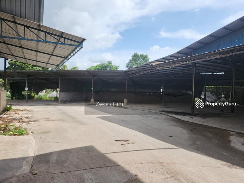 Warehouse for Rent in Tangkak (Johor) - Zeon Lim - Car Park - PropertyGuru.com.my