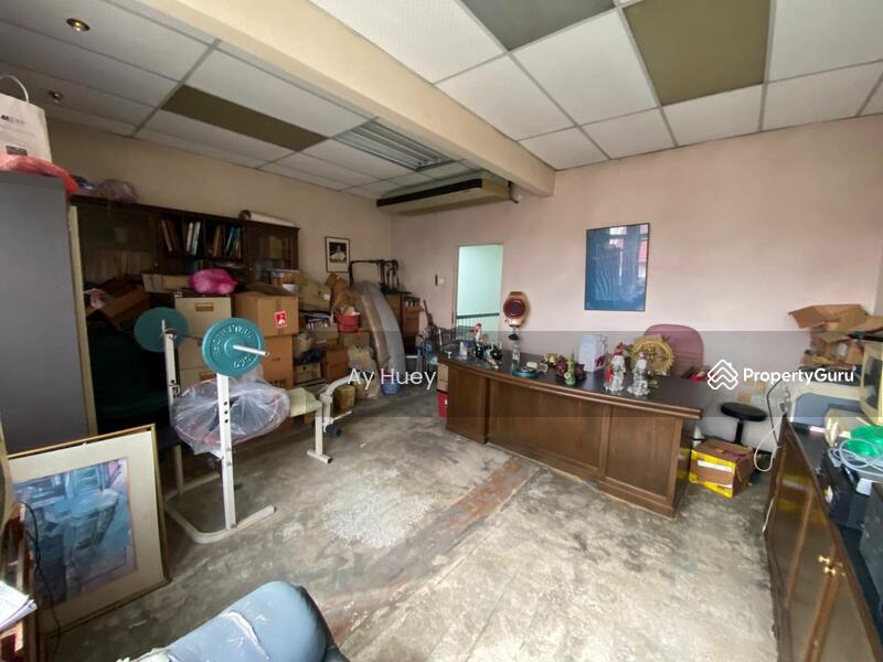 For Rent - 3 Storey Shop house @ Jalan Seang Tek, Georgetown
