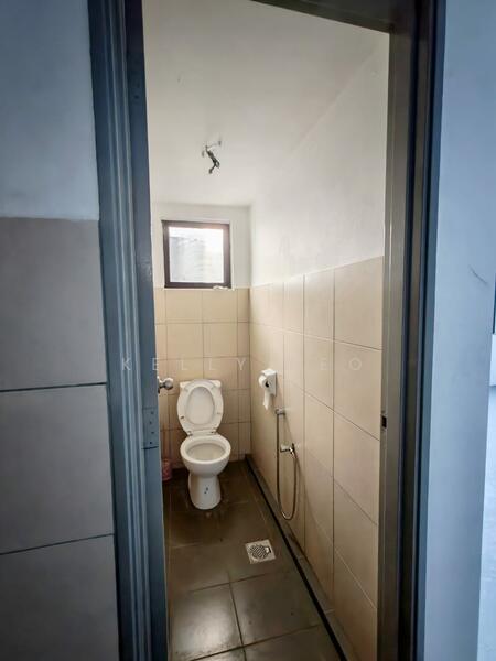 Shop / Office for Rent in Klang (Selangor) - Kelly Teo - Bathroom - PropertyGuru.com.my
