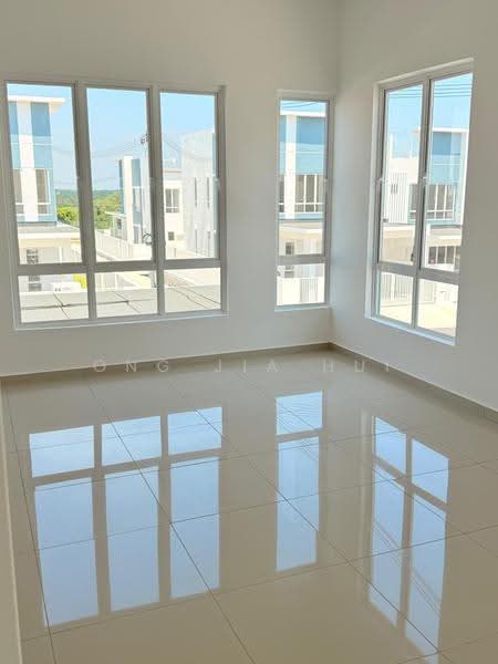 2-storey Terraced House for Sale in Bayu Sutera, Resort Residence, Hijayu 2 (Seremban) - Ong Jia Hui - PropertyGuru.com.my