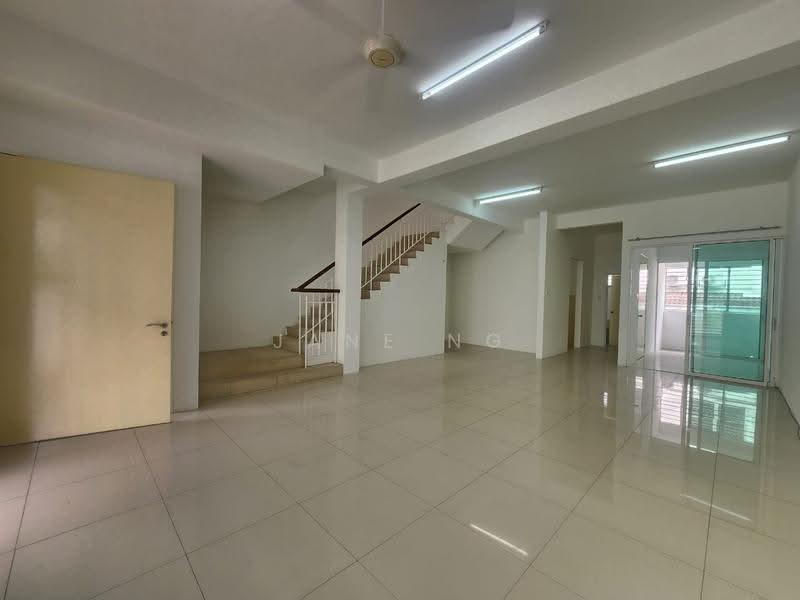 Rumah Teres 2-Tingkat untuk Dijual di Bandar Teknologi Kajang (Kajang) - Jane Ng - Living Room - PropertyGuru.com.my