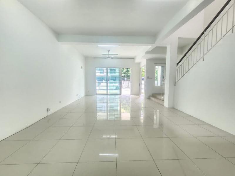 Rumah Teres 2-Tingkat untuk Dijual di Bandar Teknologi Kajang (Kajang) - Jane Ng - Living Room - PropertyGuru.com.my