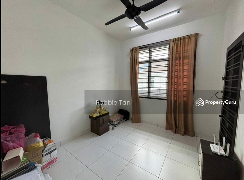 2-storey Terraced House for Sale in Taman Mutiara Rini (Skudai) - Robbie Tan - Bedroom - PropertyGuru.com.my