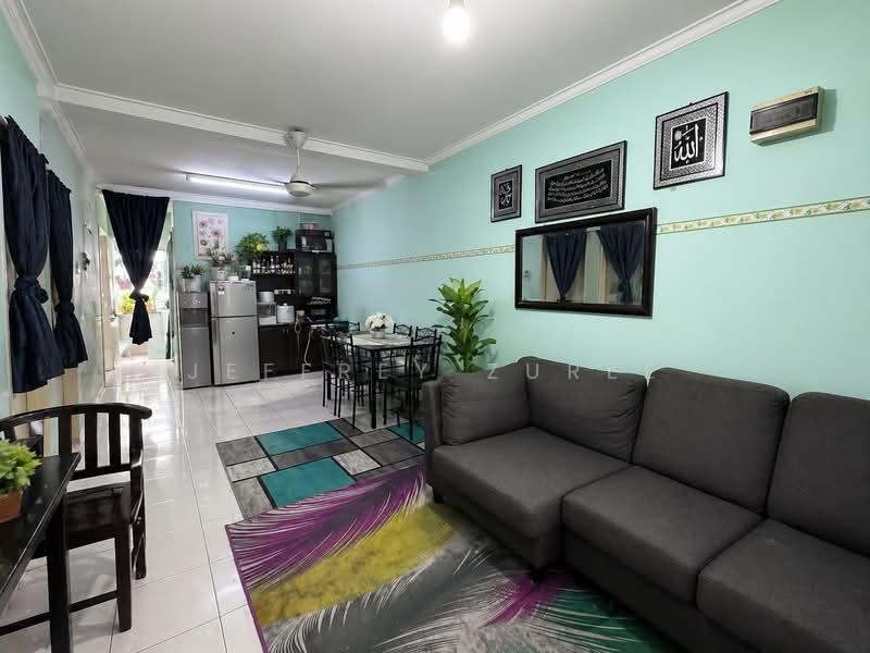 Apartment for Sale at Mentari Apartment - Jeffrey Zuree - Living Room - PropertyGuru.com.my