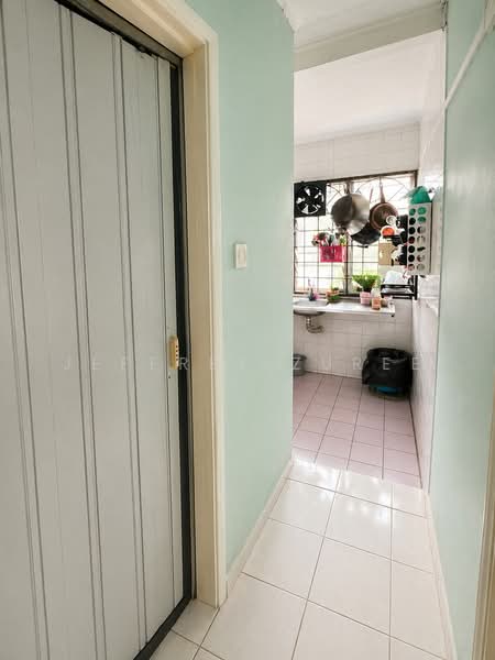 Apartment for Sale at Mentari Apartment - Jeffrey Zuree - Kitchen - PropertyGuru.com.my