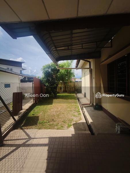 Side open space
