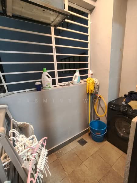 Kediaman Servis untuk Disewa di Majestic Maxim - Jasmine Wong - Balcony - PropertyGuru.com.my