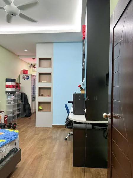 Rumah Teres 2.5-Tingkat untuk Dijual di Taman Suria Tropika (Seri Kembangan) - Ric Cheah - Bedroom - PropertyGuru.com.my