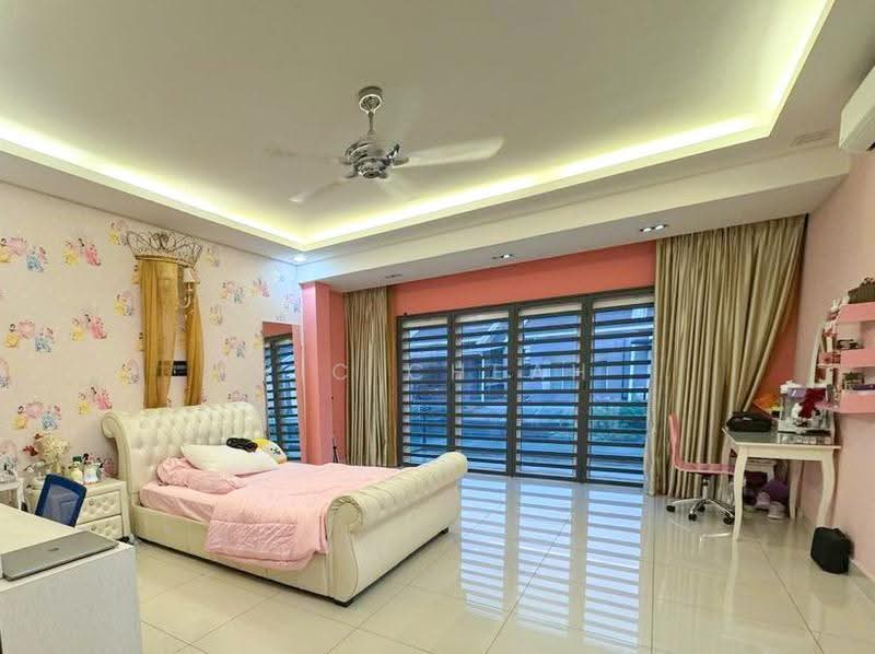 Rumah Teres 2.5-Tingkat untuk Dijual di Taman Suria Tropika (Seri Kembangan) - Ric Cheah - Master Bedroom - PropertyGuru.com.my