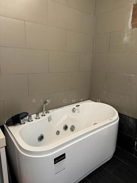 Rumah Teres 2.5-Tingkat untuk Dijual di Taman Suria Tropika (Seri Kembangan) - Ric Cheah - Bathroom - PropertyGuru.com.my