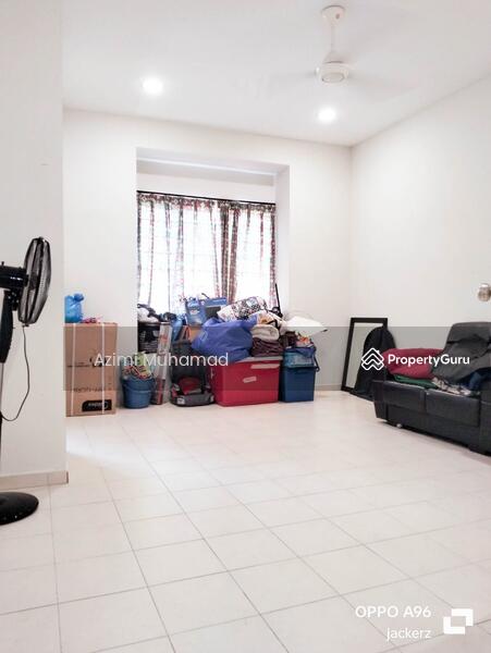 Rumah Teres 2 Tingkat untuk Dijual di Bandar Cyber Ipoh (Bandar Siber) (Ipoh) - Azimi Muhamad - Living Room - PropertyGuru.com.my