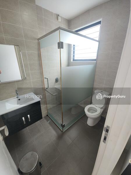 Rumah Teres 3 Tingkat untuk Dijual di Kinrara Residence (Puchong) - Hon Ian - Bathroom - PropertyGuru.com.my