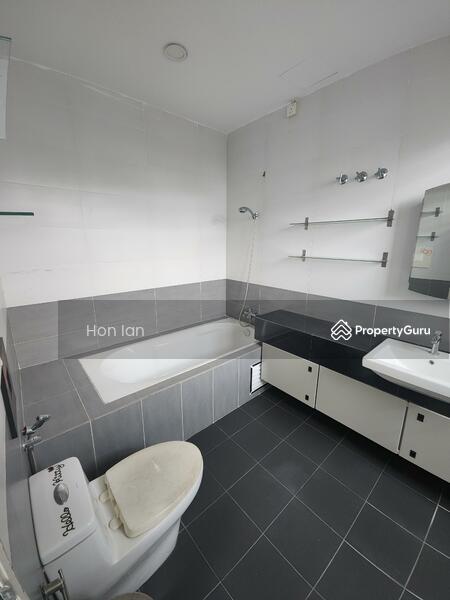 Rumah Teres 3 Tingkat untuk Dijual di Kinrara Residence (Puchong) - Hon Ian - Bathroom - PropertyGuru.com.my