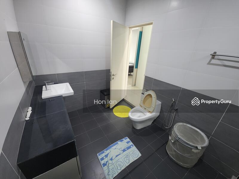 Rumah Teres 3 Tingkat untuk Dijual di Kinrara Residence (Puchong) - Hon Ian - Bathroom - PropertyGuru.com.my