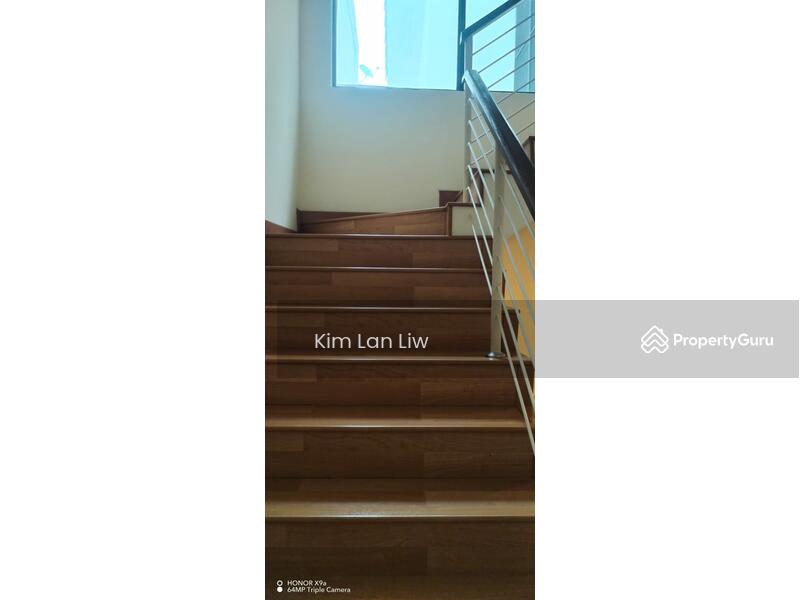 Rumah Teres 3 Tingkat untuk Dijual di Prima Selayang (Selayang) - Kim Lan Liw - Stairs - PropertyGuru.com.my