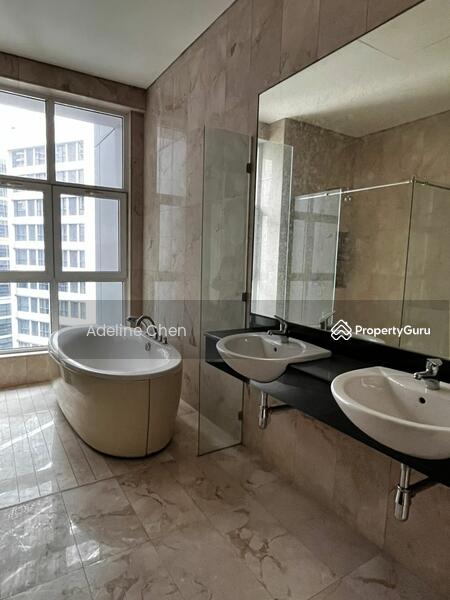 Master Room Bathroom