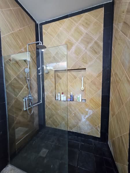 Bungalow for Sale in Bukit Rahman Putra (Sungai Buloh) - Rick Lum - Bathroom - PropertyGuru.com.my