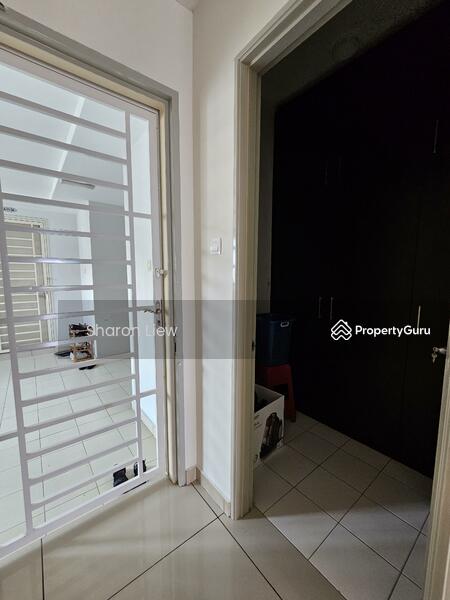 Entrance and utility room