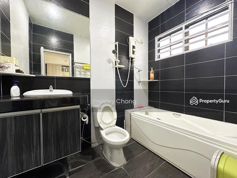 G floor Bathroom