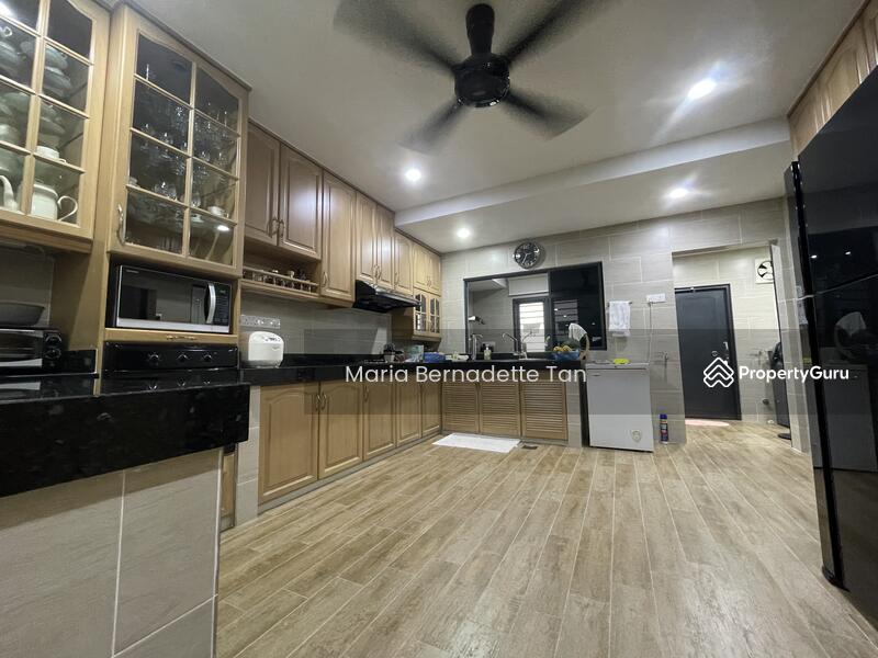 Dry Kitchen