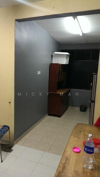 Flat for Sale at Taman Tan Sri Yaacob - Micky Mah - Kitchen - PropertyGuru.com.my