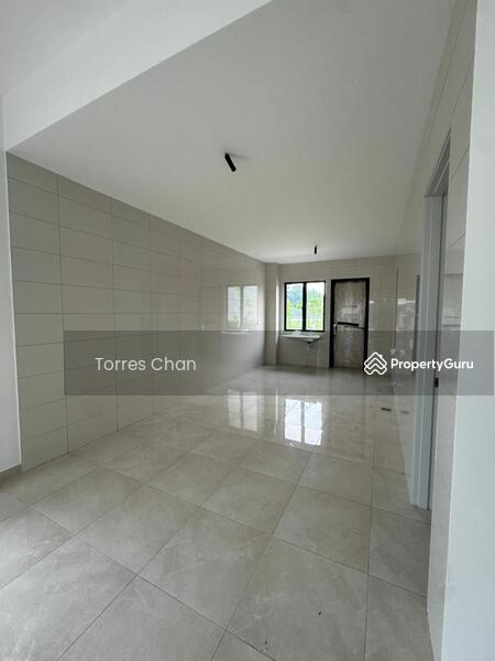 Dry Kitchen