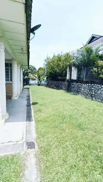 Bungalow House for Sale in Taman Rasah Kemayan (Rasah) - Jeevs Jeeva - Garden - PropertyGuru.com.my