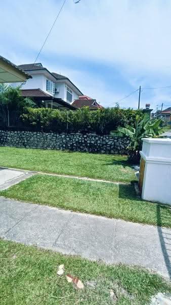 Bungalow House for Sale in Taman Rasah Kemayan (Rasah) - Jeevs Jeeva - Garden - PropertyGuru.com.my