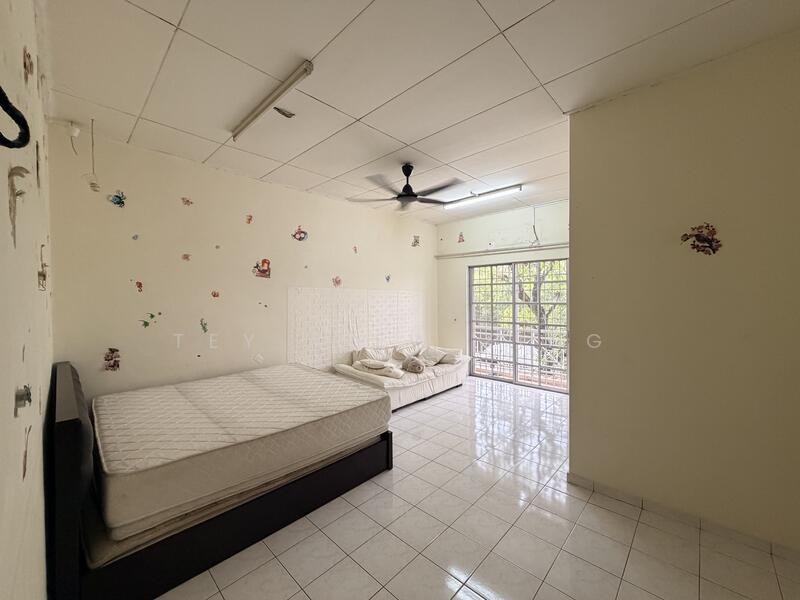 2-storey Terraced House for Sale in Bandar Kinrara Seksyen 5 (Bandar Kinrara) - Tey Siew Zing - Bedroom - PropertyGuru.com.my