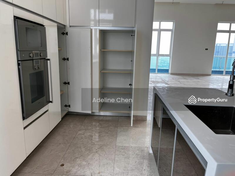 Dry Kitchen - Storage